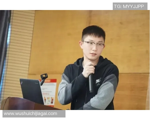 南京羽毛球队心理素质引发热议球员表现与心理承受能力的深度探讨 南京羽毛球队心理素质引发热议球员表现与心理承受能力的深度探讨