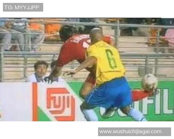 足球明星们的另类一面:刷碗时的搞笑瞬间大集合 足球明星们的另类一面:刷碗时的搞笑瞬间大集合