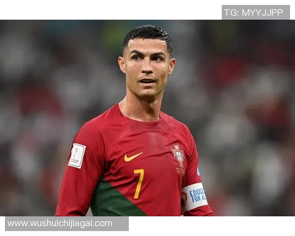 足球明星挥手瞬间集锦全景展示与背后故事分享